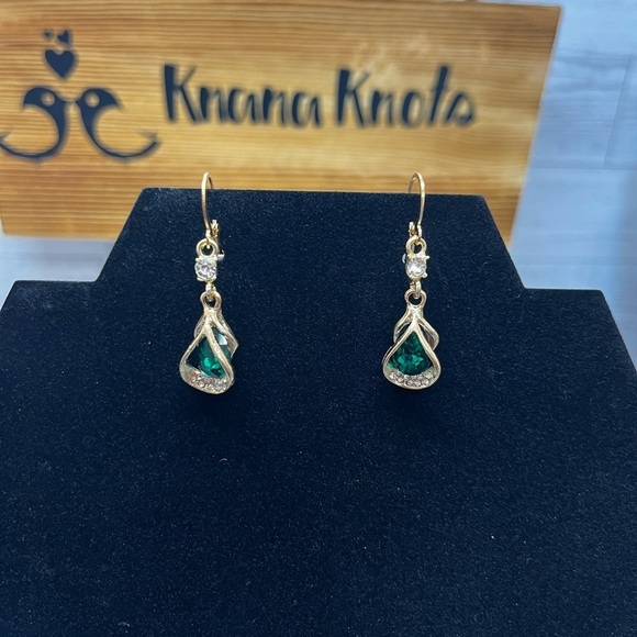 Jewelry - Gold Tone Green Stone Teardrop Earrings
